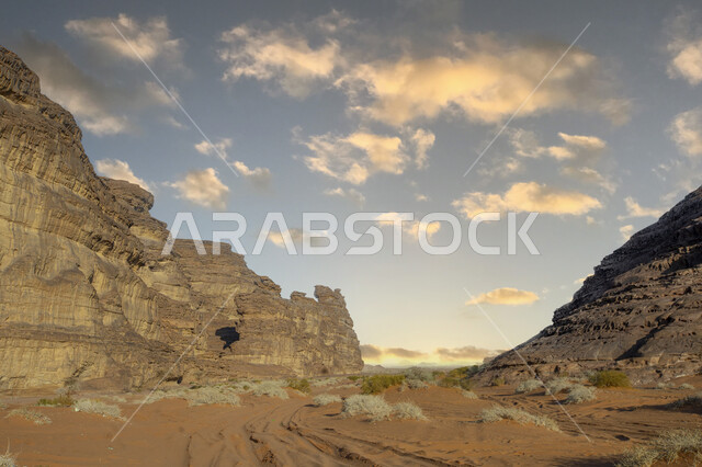 منظر طبيعي لتشكيلات الحجر الجيري الطبيعي , الطبيعة الصحراوية ، تضاريس صخور و جبال ، خلفية طبيعة  ، صحراء