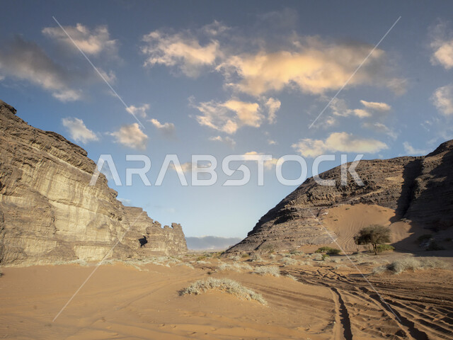 منظر طبيعي لتشكيلات الحجر الجيري الطبيعي , الطبيعة الصحراوية ، تضاريس صخور و جبال ، خلفية طبيعة  ، صحراء