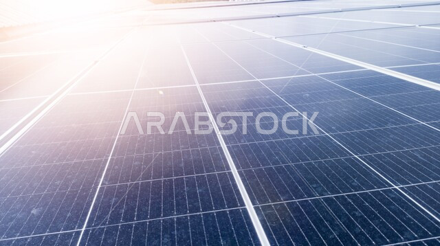الألواح الشمسية الكهروضوئية  , طاقة شمسية ، مفهوم إنتاج الطاقة المتجددة.