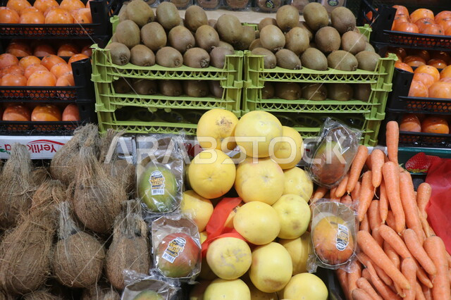 اسواق بيع الخضراوات والفواكة ، الاحتياجات المنزلية ، السلع والمواد الغذائية ، الخضراوات الطازجة ، الفواكة الطازجة