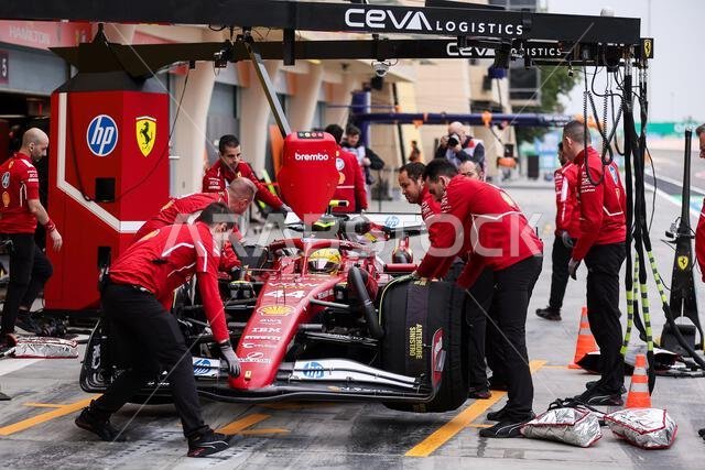 HAMILTON Lewis (gbr), Scuderia Ferrari SF-25, portrait, garage, box ...
