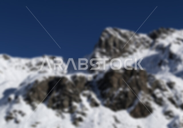 خلفية ضبابية مجردة لمفهوم الطبيعة ، خلفية مطموسه مجردة للطبيعة ، المرتفعات الجبلية