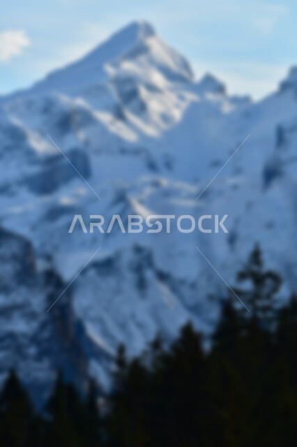 خلفية ضبابية مجردة لمفهوم الطبيعة ، خلفية مطموسه مجردة للطبيعة ، المرتفعات الجبلية