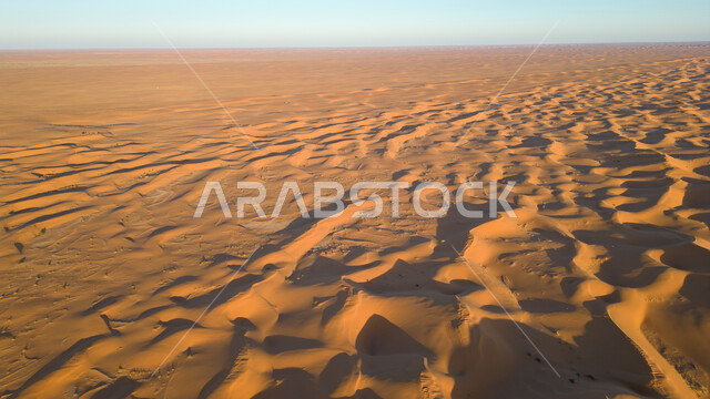 نفود روضة خريم شرق مدينة الرياض بالمملكة العربية السعودية ، التلال الرملية ، الكثبان الرملية ، البيئة الصحراوية ، صحاري السعودية ، الرمال الذهبية الناعمة