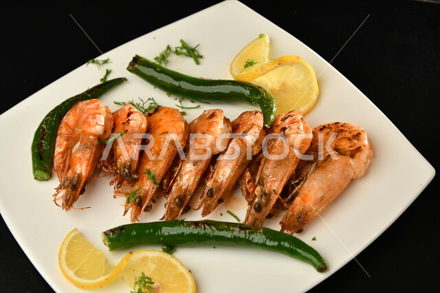 طبق الروبيان الطازج ، مطابخ ومطاعم عربية ، الجمبري ، مأكولات بحرية