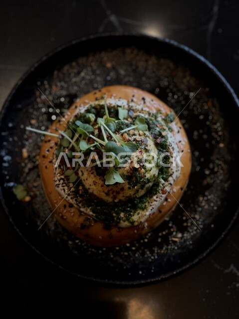 طبق افطار بالأعشاب الخضراء الصحية، وجبات الطعام الشهية، وجبة خفيفة، وجبة صحية، اكلات شعبية، مطاعم المأكولات العربية، فطور صباحي، افطار فنادق.