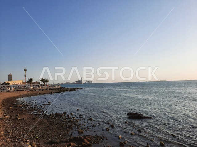 كورنيش جدة ، شاطيء البحر الأحمر في مدينة جدة بالمملكة العربية السعودية ، واجهة جدة البحرية ، بحر جدة