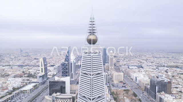 برج الفيصلية في الرياض بالمملكة العربية السعودية، الابراج وناطحات السحاب، الفن الهندسي المعماري، معالم الرياض المشهورة