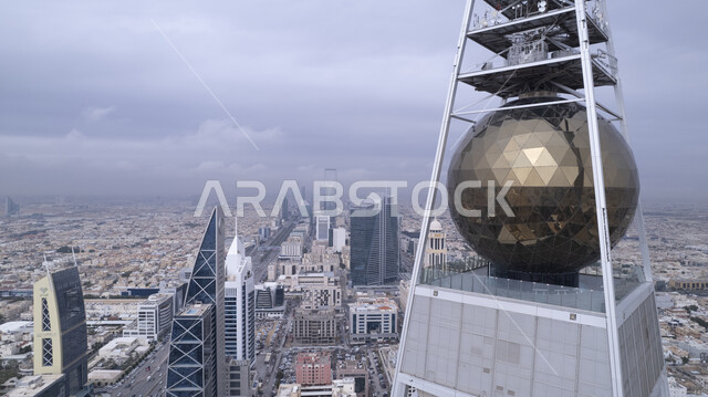 برج الفيصلية في الرياض بالمملكة العربية السعودية، الابراج وناطحات السحاب، الفن الهندسي المعماري، معالم الرياض المشهورة