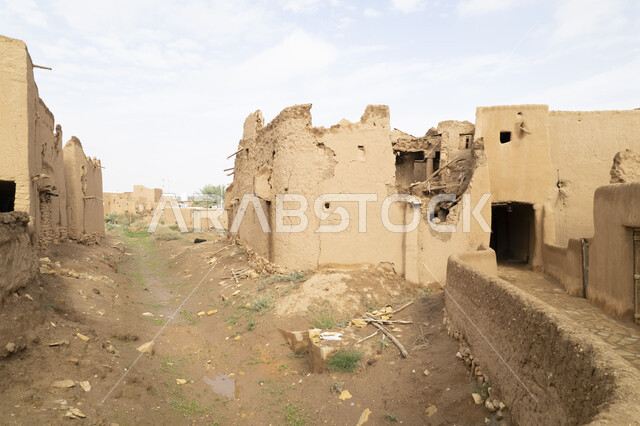 بيوت تراثية طينية قديمة في المملكة العربية السعودية،  معالم تاريخية وأثرية قديمة، القرى والمدن التاريخية، بيوت اثرية، منازل قديمة محطمة