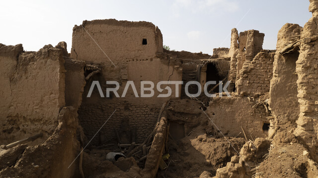 بيوت تراثية طينية قديمة في المملكة العربية السعودية،  معالم تاريخية وأثرية قديمة، القرى والمدن التاريخية، بيوت اثرية، منازل قديمة محطمة
