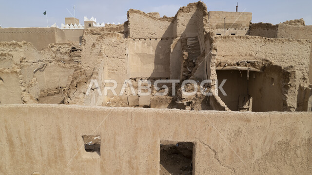 بيوت تراثية طينية قديمة في المملكة العربية السعودية،  معالم تاريخية وأثرية قديمة، القرى والمدن التاريخية، بيوت اثرية، منازل قديمة محطمة