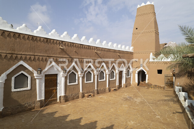 A picture of old mud buildings in the Kingdom of Saudi Arabia, ancient historical and archaeological landmarks, ancient ancient houses, historical villages and cities, old houses