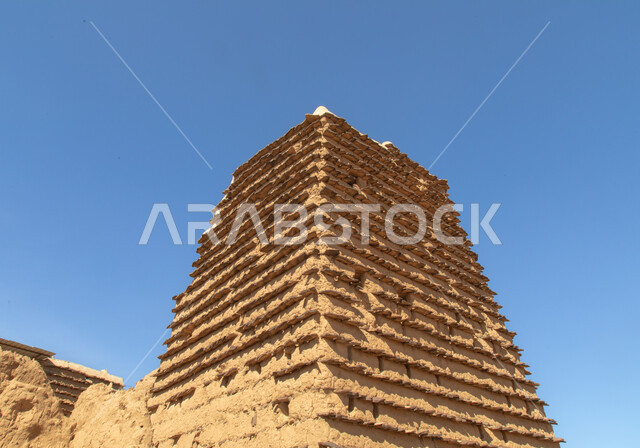 الحصون والقلاع الاثرية في عسير بالمملكة العربية السعودية، بيوت تراثية طينية قديمة، معالم تاريخية واثرية قديمة، بيوت اثرية قديمة، القرى والمدن التاريخية، منازل قديمة