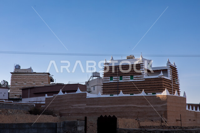 بيوت تراثية طينية قديمة في عسير بالمملكة العربية السعودية، معالم تاريخية واثرية قديمة، القرى والمدن التاريخية، منازل قديمة، فن معماري عربي قديم