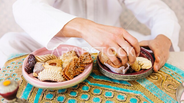 Oriental Arabic sweets, dates and sugars, delicious sweets, sweeteners, popular dessert recipes and dishes, biscuits and petit fours.