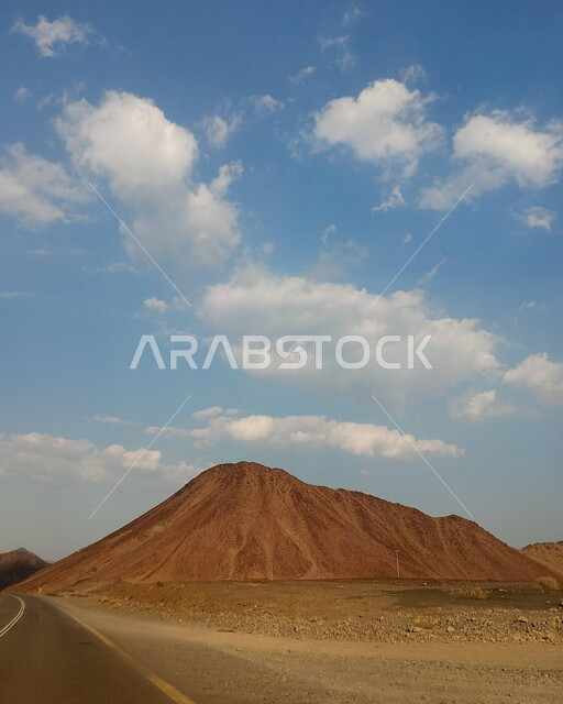 الجبال والمرتفعات في المناطق الصحراوية، طريق اسفلتي، قمم جبلية، الطبيعة الجبلية، طريق سريع