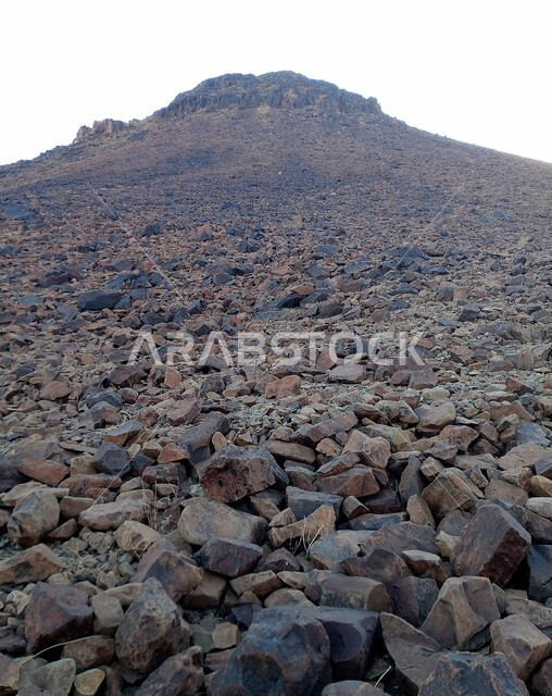 الجبال والمرتفعات الصخرية، الصخور والحجارة، القمم الجبلية، الطبيعة الجبلية