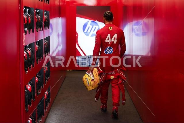 HAMILTON Lewis (gbr), Scuderia Ferrari SF-25, portrait, garage, box ...