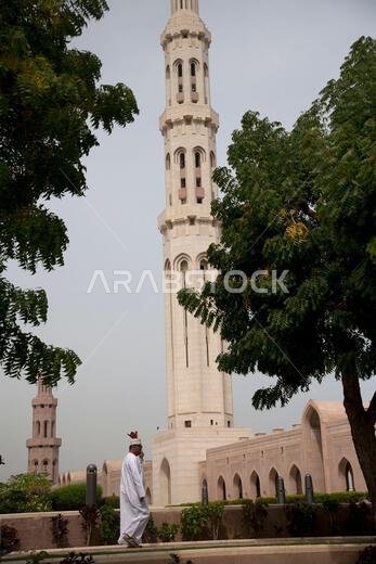 The beautiful Sultan Qaboos Grand Mosque, Muscat, Oman - Photo