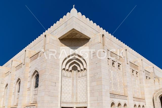 Minaret, Sultan Qaboos Grand Mosque, Muscat, Muscat, Oman, Arabian ...
