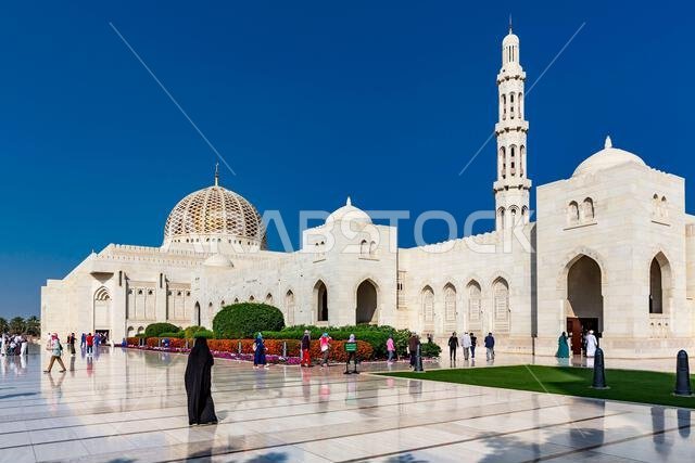 Minaret, Sultan Qaboos Grand Mosque, Muscat, Muscat, Oman, Arabian ...