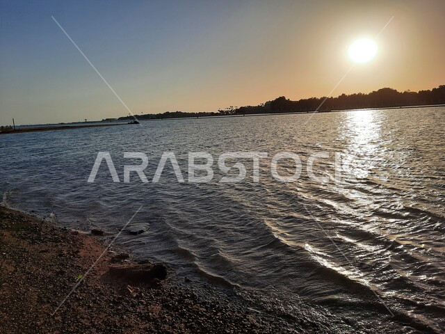 البحر الأحمر في مدينة جدة بالمملكة العربية السعودية  ، خلفية الطبيعة ، هدوء وجمال البحر ، بحر كورنيش جدة