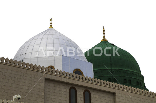 The green dome of the Prophet's Mosque in Medina, with a white background, worship and closeness to God, the Prophet's Mosque, religious tourist attractions in Saudi Arabia