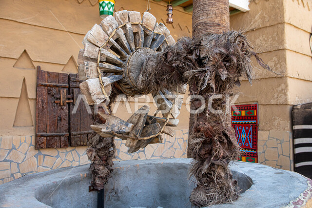 صوره مقربه لبئر ماء أثري قديم, بير ماء شعبي تراثي في منطقة عسير, متحف عسير , آثار تاريخيه شعبيه قديمه