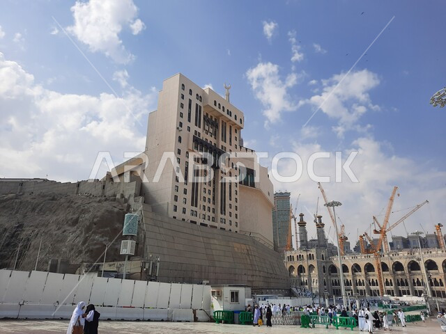 The outer courtyard of the Grand Mosque in Mecca, Saudi Arabia, Islamic landmarks, Islamic holy places