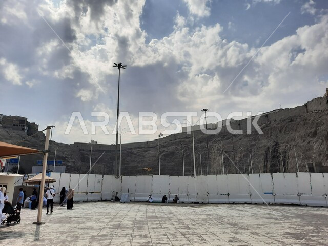الفناء الخارجي للمسجد الحرام في مكة المكرمة بالمملكة العربية السعودية ، معالم اسلامية ، أماكن إسلامية مقدسة
