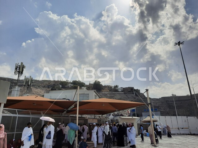 The outer courtyard of the Grand Mosque in Mecca, Saudi Arabia, Islamic landmarks, Islamic holy places