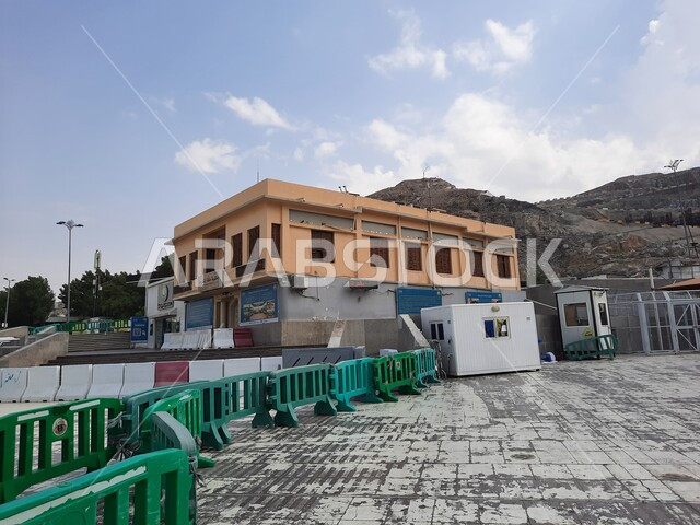 مكان ولادة النبي محمد صلى الله عليه وسلم في مكة المكرمة بالمملكة العربية السعودية ، دار مولد النبي محمد في شعب بني هاشم ، مكتبة مكة المكرمة في الوقت الحاضر