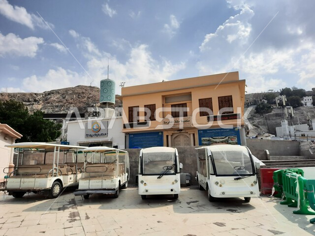 مكان ولادة النبي محمد صلى الله عليه وسلم في مكة المكرمة بالمملكة العربية السعودية ، دار مولد النبي محمد في شعب بني هاشم ، مكتبة مكة المكرمة في الوقت الحاضر