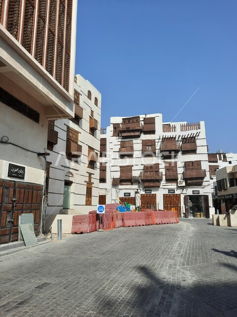 المباني الأثرية في البلد التاريخي بجدة في المملكة العربية السعودية، التصميم المعماري العربي القديم، حواري البلد التاريخي في جدة، المباني الأثرية، معالم جدة التاريخية
