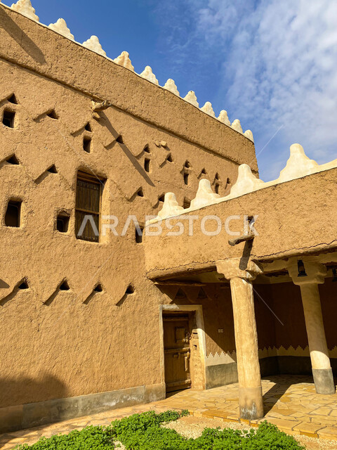 بيوت تراثية طينية قديمة في شقراء بالمملكة العربية السعودية، معالم تاريخية وأثرية قديمة، القرى والمدن التاريخية، بيوت اثرية، منازل قديمة