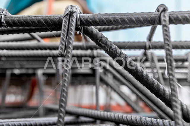 تجهيز الاسياخ لبناء الاسقف، معدات وادوات البناء، اعمال البناء، اسياخ معدنية، الحديد الصلب