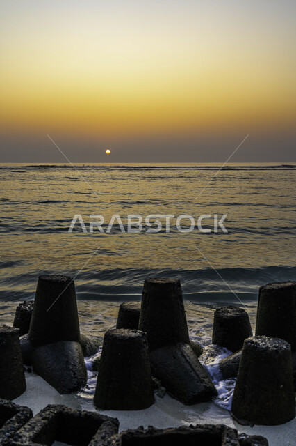 انعكاس الشمس على البحر، امواج البحر، شاطئ البحر، غروب الشمس، هدوء البحر، مناظر طبيعية خلابة، الطبيعة البحرية، خلفية الطبيعة