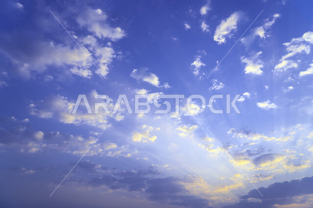 السحب البيضاء في السماء، مناظر طبيعية خلابة، السماء الزرقاء، خلفية الطبيعة