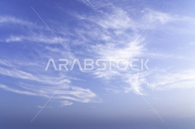 السحب البيضاء في السماء، مناظر طبيعية خلابة، السماء الزرقاء، خلفية الطبيعة