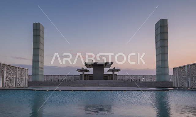 ساحة الاحتفالات في مؤسسة قطر بالمدينة التعليمية في الريان بالدوحة في قطر، بركة مائية، الفن الهندسي المعماري، معالم الدوحة