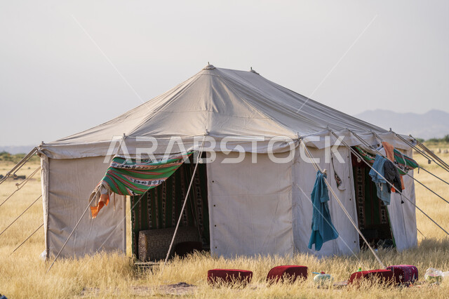 خيمة في الطبيعة، رحلة تخييم برية، الأجواء الهادئة، اماكن تخييم، مخيمات سياحية، خيام شعبية، خيمة للأستراحة، أماكن سياحية