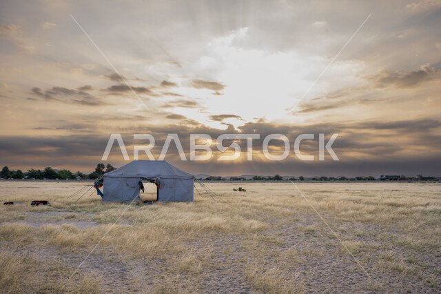 خيمة في الطبيعة، رحلة تخييم برية، الأجواء الهادئة، اماكن تخييم، مخيمات سياحية، خيام شعبية، خيمة للأستراحة، أماكن سياحية