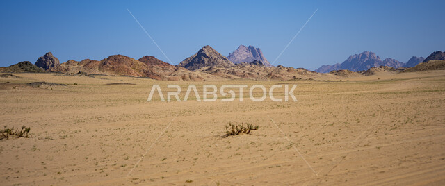 الجبال والمرتفعات في المناطق الصحراوية، التكوينات الصخرية، الجبال الصخرية، مناظر طبيعية، التضاريس الصحراوية، الطبيعة الصحراوية