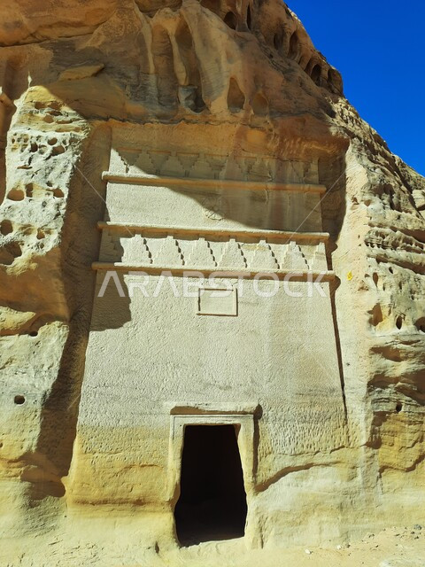 التكوينات الصخرية في محافظة العلا بالسعودية، معالم تاريخية اثرية قديمة، الجبال والمرتفعات، الطبيعة الصحراوية في محافظة العلا، السياحة في السعودية