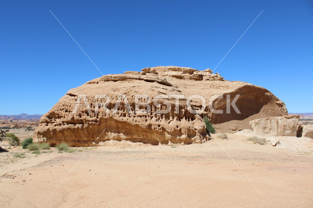 التكوينات الصخرية الطبيعية في المناطق الصحراوية بمحافظة العلا في المملكة العربية السعودية، معالم اثرية تاريخية قديمة، القمم والمرتفعات الجبلية، الطبيعة الصحراوية، أماكن سياحية في السعودية