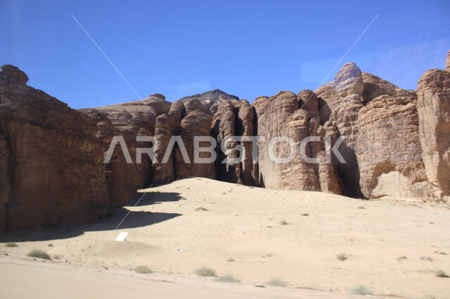 المعالم الاثرية التاريخية القديمة في محافظة العلا بالمملكة العربية السعودية، التكوينات الصخرية الطبيعية، القمم الجبلية، المرتفعات الصخرية، الطبيعة الصحراوية، اماكن سياحية في السعودية