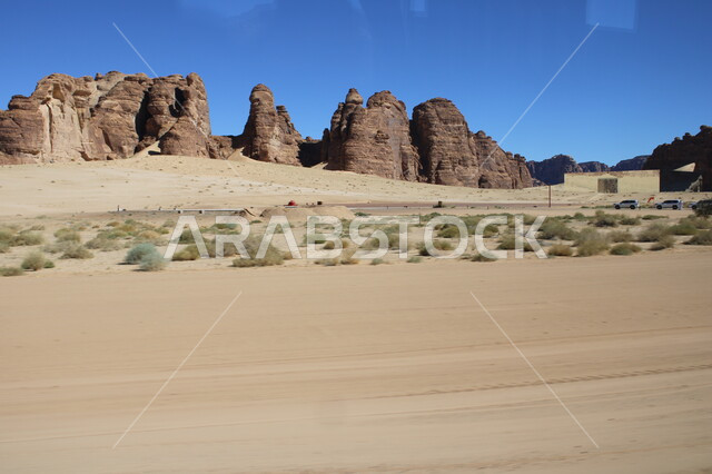 التكوينات والتشكيلات الصخرية الطبيعية في محافظة العلا في السعودية، الطبيعة الصحراوية، المناطق الصحراوية، المرتفعات الجبلية، القمم الصخرية، معالم اثرية تاريخية قديمة، أماكن سياحية