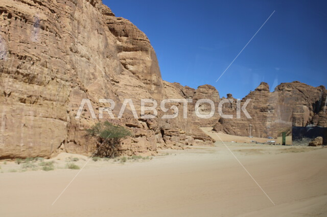 التكوينات والتشكيلات الصخرية الطبيعية في محافظة العلا في السعودية، معالم اثرية تاريخية قديمة، المناطق الصحراوية، الجبال والمرتفعات، القمم الصخرية، الطبيعة الصحراوية، أماكن سياحية