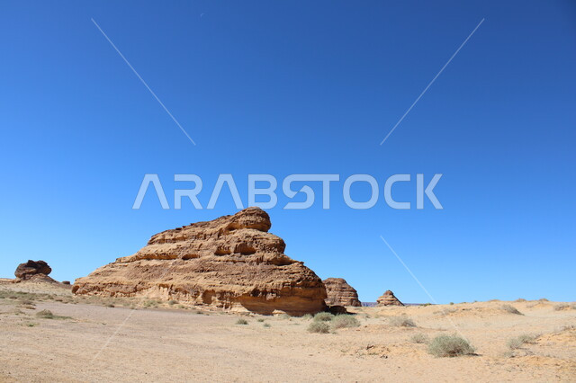 التشكيلات والتكوينات الصخرية الطبيعية في محافظة العلا في السعودية، معالم العلا الاثرية، اماكن تاريخية قديمة، الجبال والمرتفعات في المناطق الصحراوية، القمم الصخرية، الطبيعة الصحراوية، السياحية في السعودية